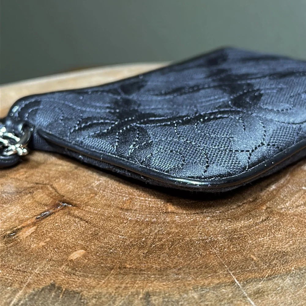 *HTF* COACH Op Art Quilted Wristlet